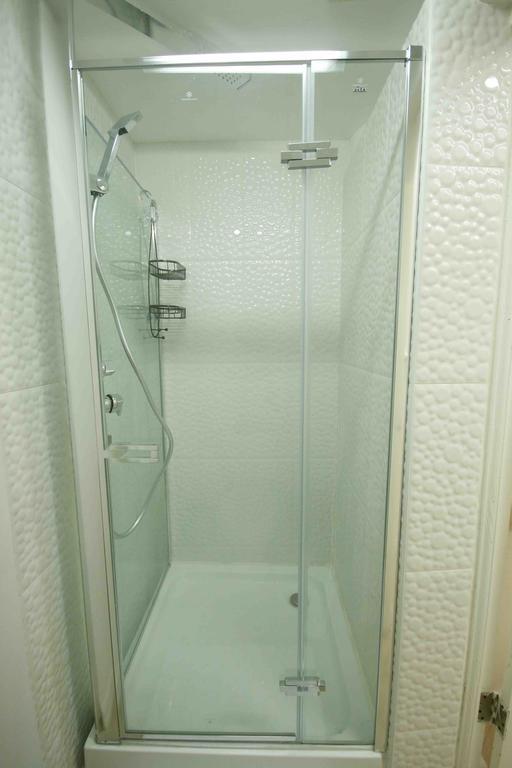 Cattleya Luxury Suites Kingston Room photo