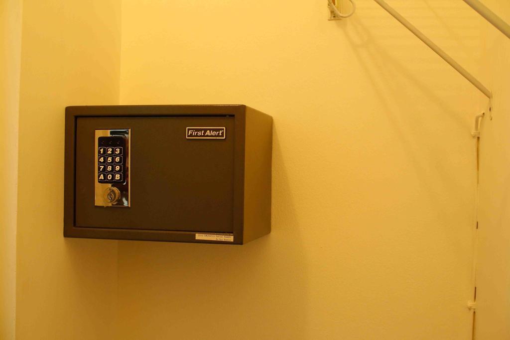 Cattleya Luxury Suites Kingston Room photo