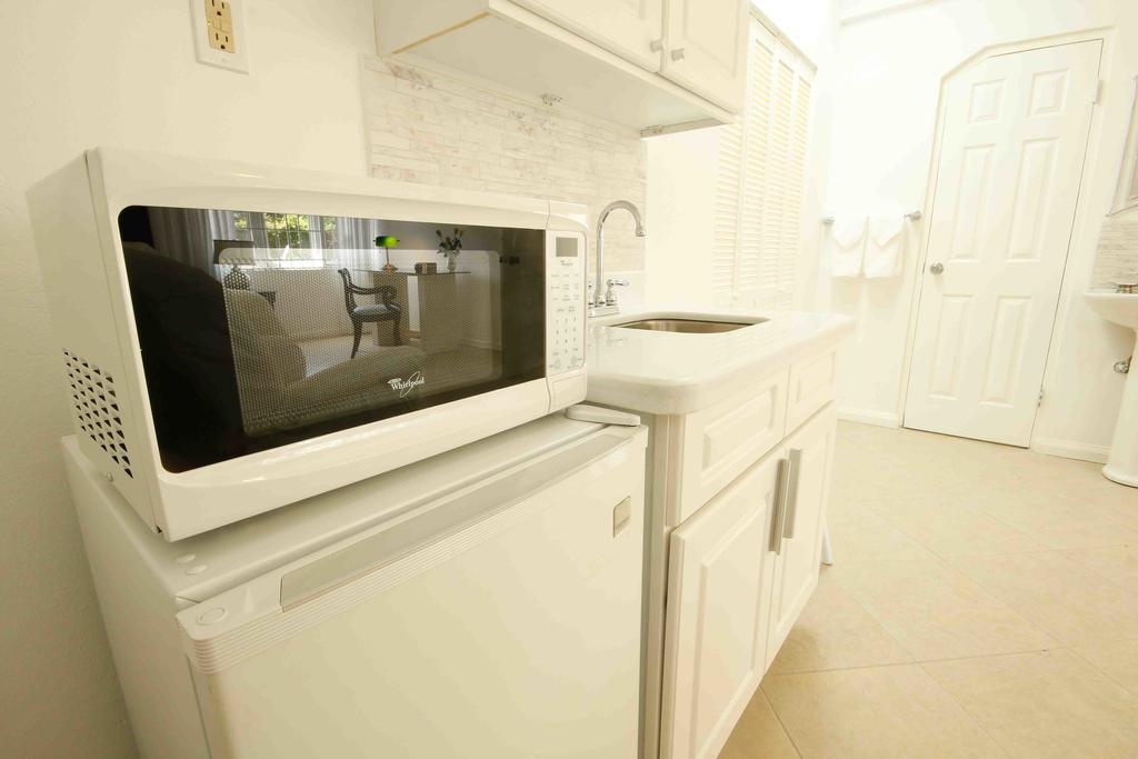 Cattleya Luxury Suites Kingston Room photo